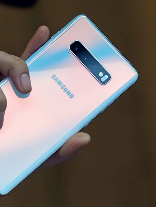 Carrier-locked Galaxy S10 receives its final update in the US