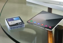 Samsung Galaxy Z Fold 6 and Galaxy Z Flip 6 Showing its Display