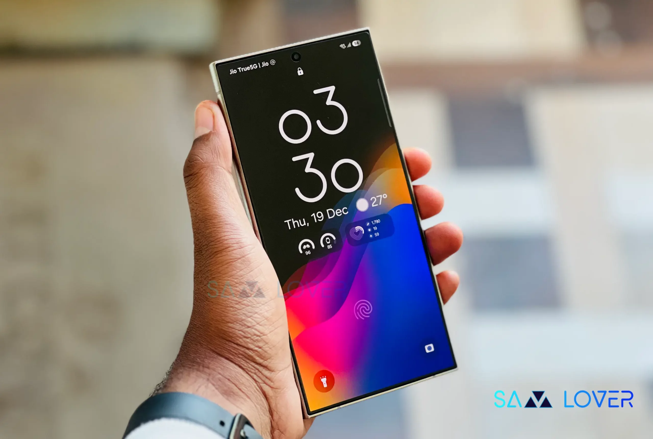 Samsung One UI 7 Lock Screen