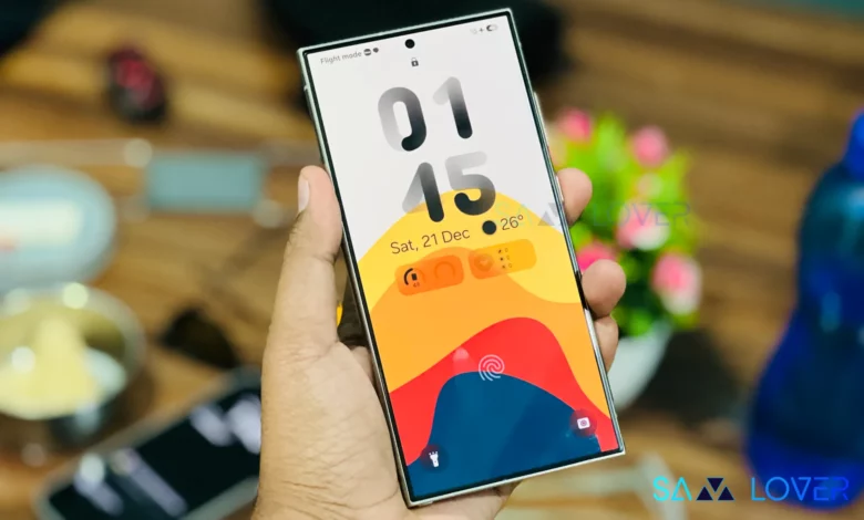 Samsung One UI 7 Lock Screen Clock and Widgets