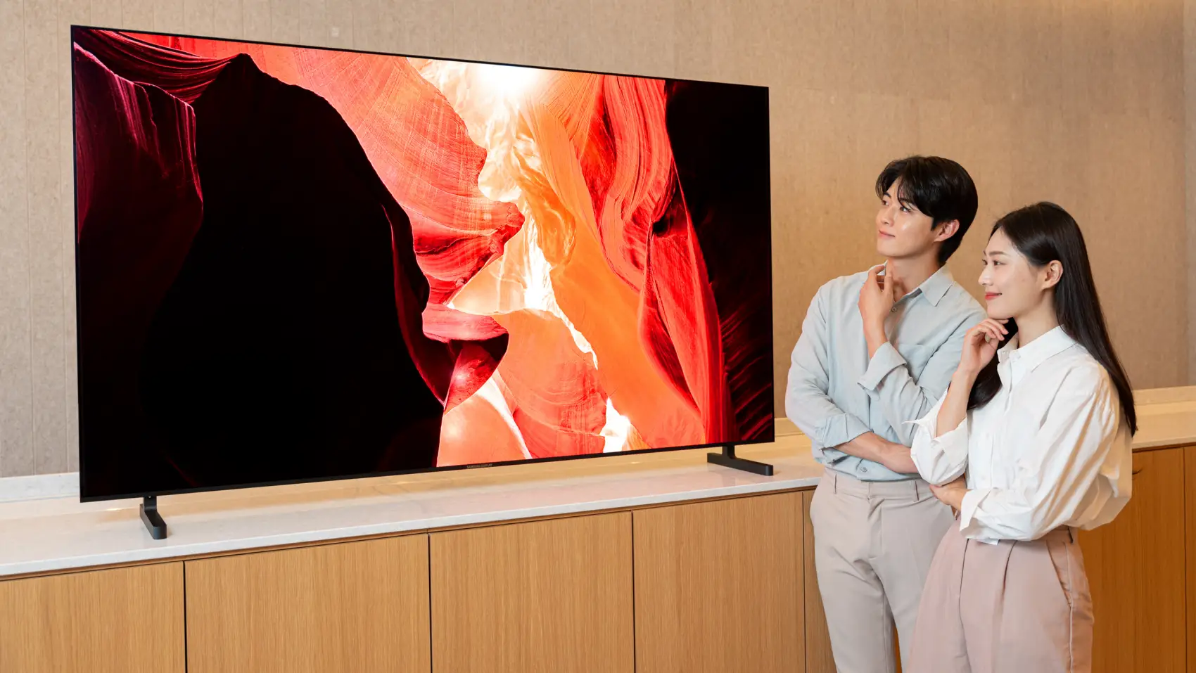 Samsung QD-OLED TV Panel with 4000 nits Brightness