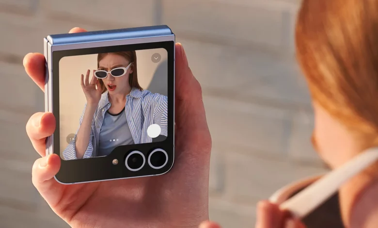 Galaxy Z Flip 6 taking Selfie using Rear Camera