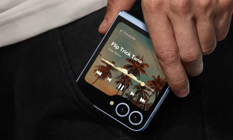 Galaxy Z Flip 6 with Cover Screen Music Play