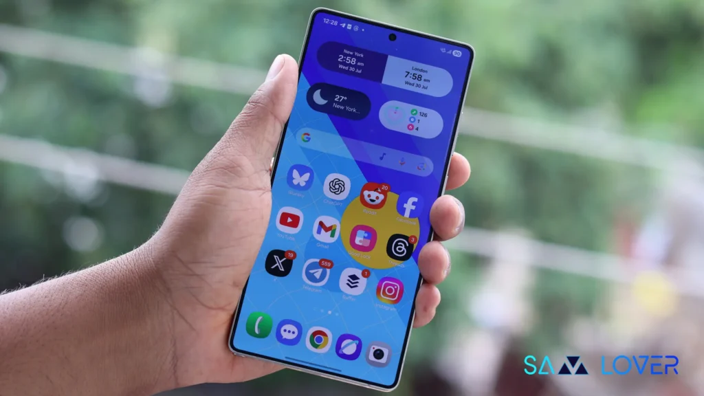 Samsung Galaxy S25 Ultra Home Screen