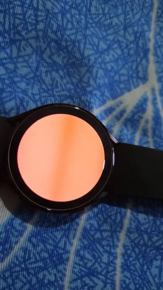 Galaxy Watch4 Orange Display