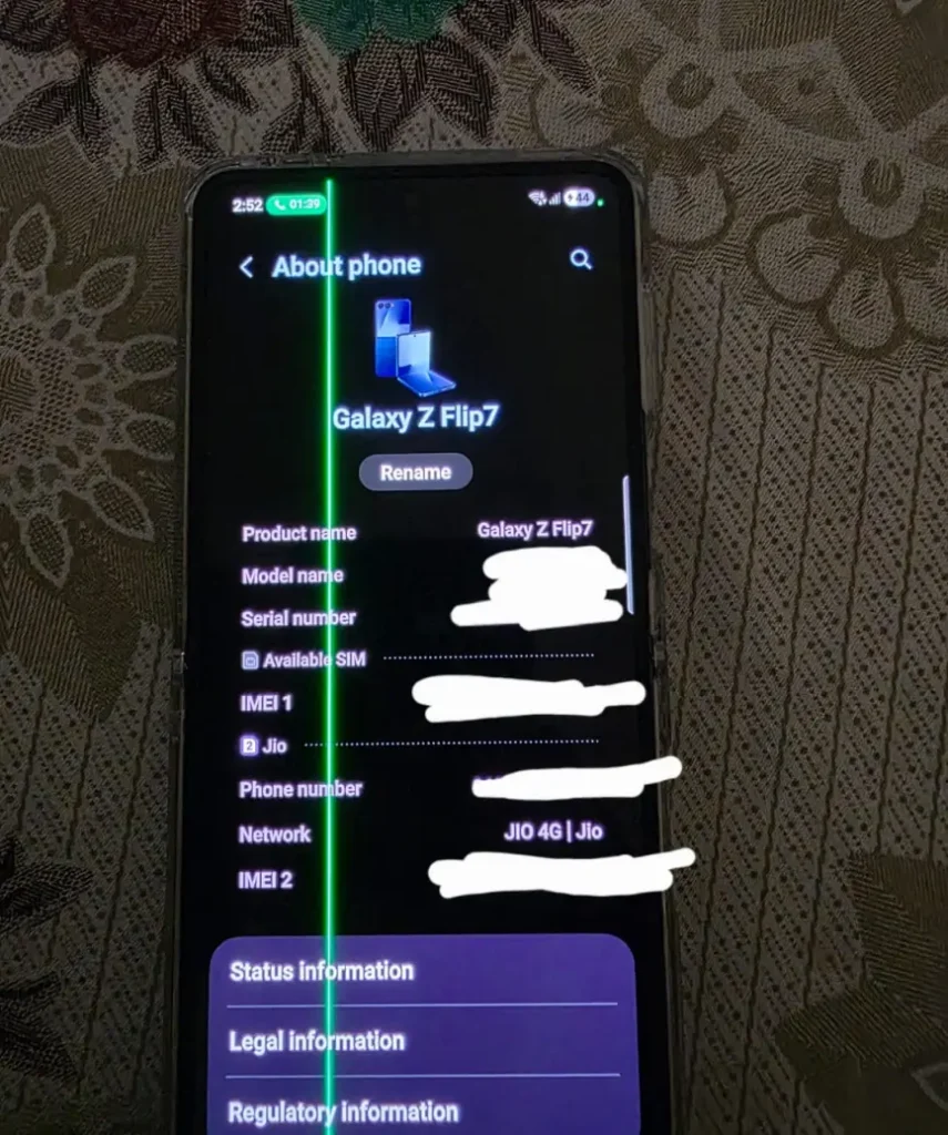 Galaxy Z Flip 7 Green Line