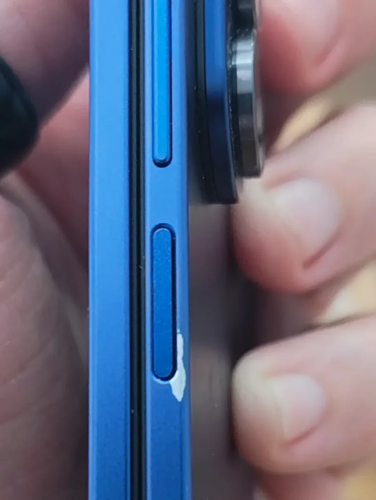 Samsung Galaxy Z FOld 7 Paint Peeling Issue