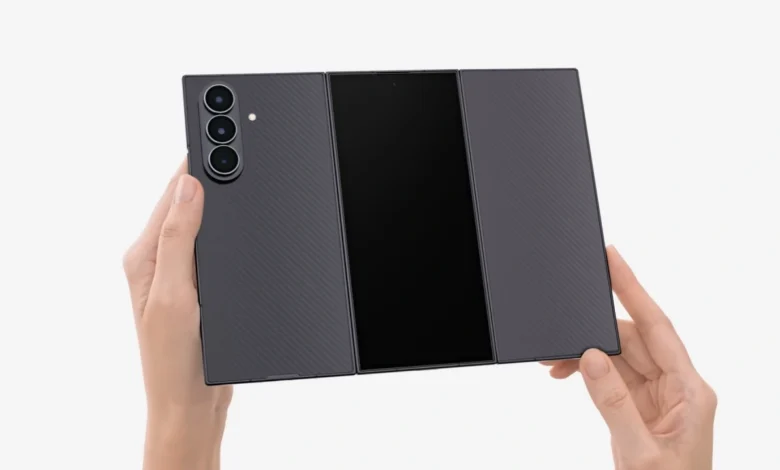 Galaxy Z TriFold Inhand